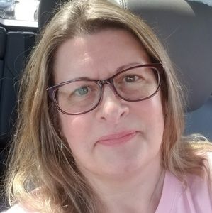 Meet your Posher, Pam